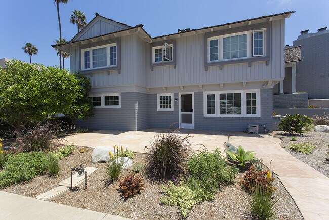 Building Photo - *OPEN HOUSE: 9/13 10-11AM* 2BD/1BA in La J...