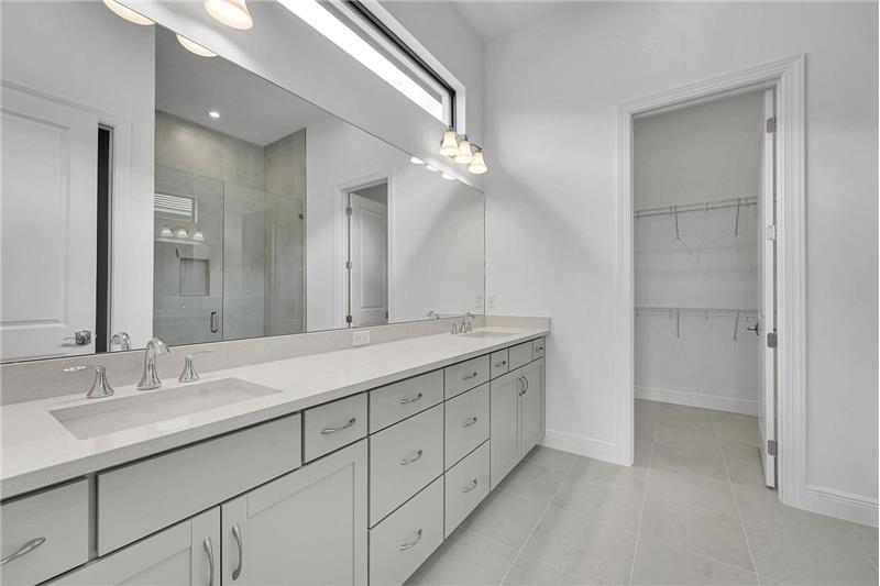 Building Photo - 13920 Vivant Dr