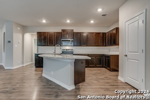 Building Photo - 422 Sabine River