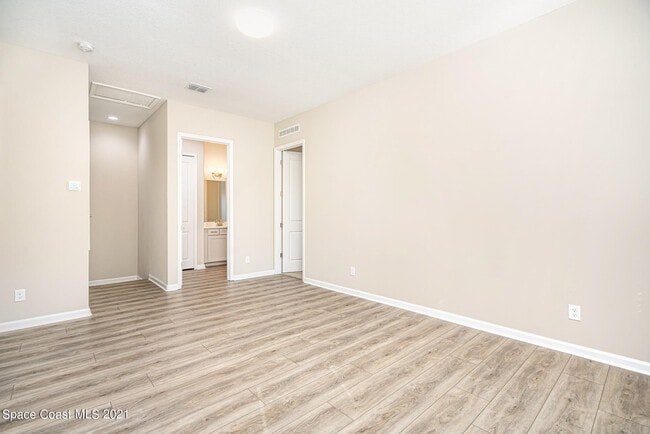 Building Photo - 706 Lanai Cir