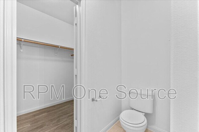 Building Photo - 113 Oriole Dr