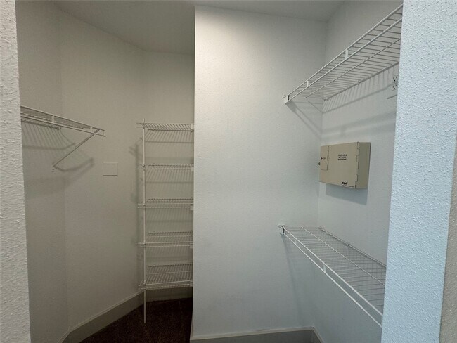 Building Photo - 2222 Smith St