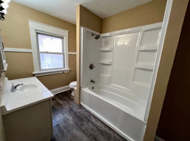 Building Photo - 2214-2216 7th Ave