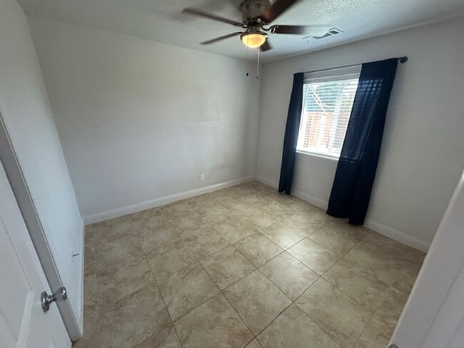 Building Photo - Newly Remodeled