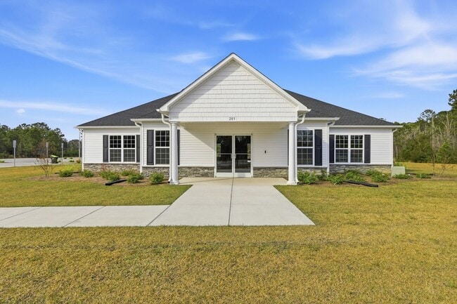 Building Photo - Spacious Living in Stateside – Comfort, Style & Convenience!