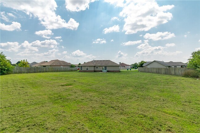 Building Photo - 1230 Bo Ln