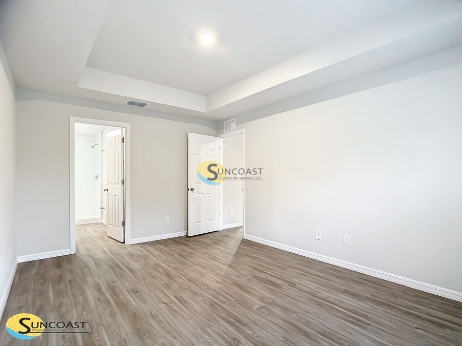 Building Photo - 7839 N Quibble Ave