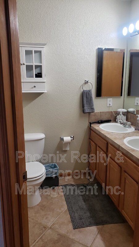 Building Photo - 678 Mathews Cir