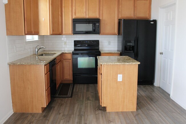 Building Photo - 1236 Ledge Dr