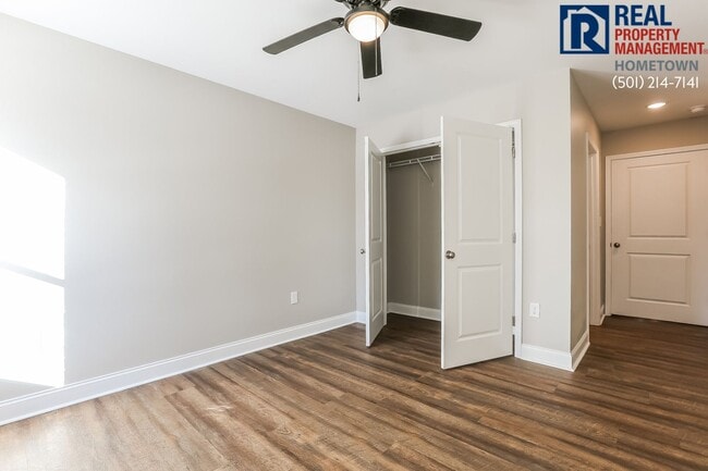 Building Photo - 875 Jane Dr