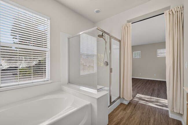 Building Photo - 5858 Hazelwood Cmn