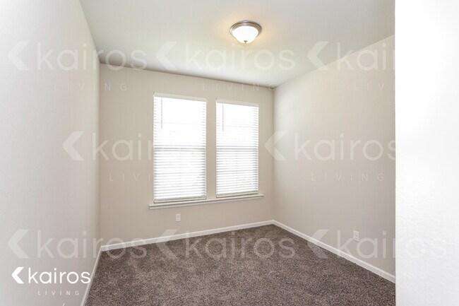 Building Photo - 6715 Tiger Pointe Dr.