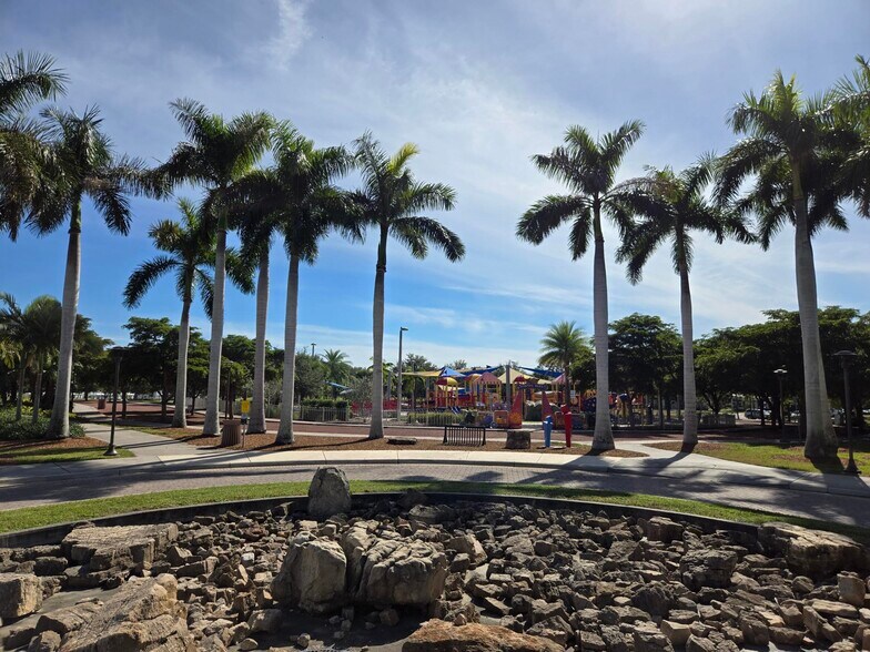 Building Photo - 2304 Ringling Blvd