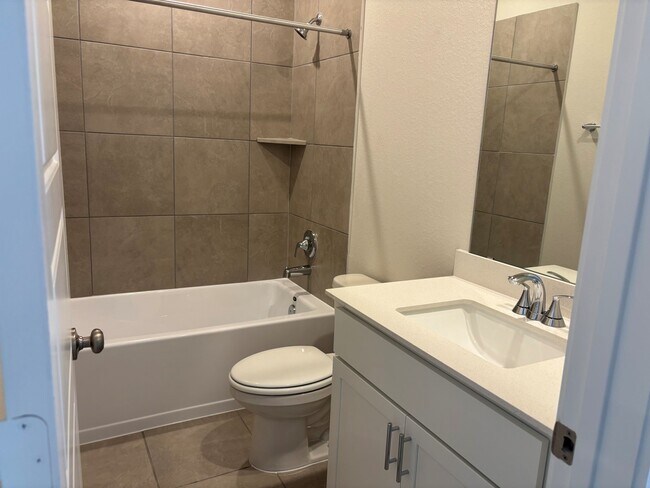Building Photo - 14150 Granger Pointe Ln