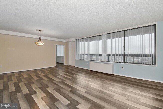 Building Photo - 3701 S George Mason Dr