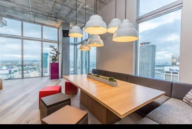 Building Photo - 151 SE 1st St