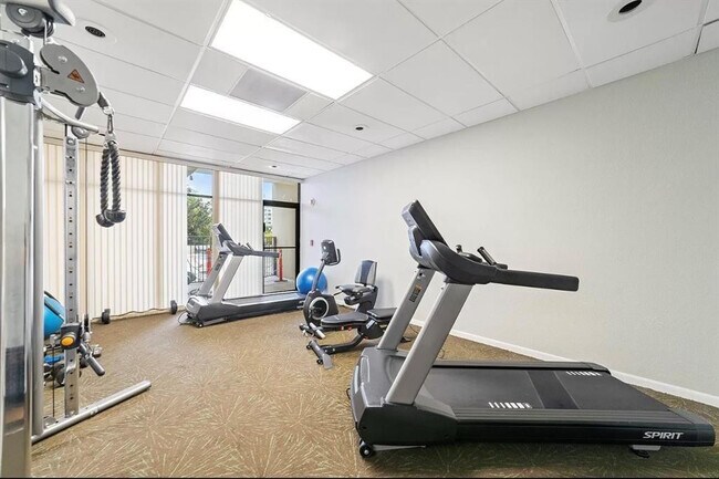 Building Photo - 2400 Presidential Way