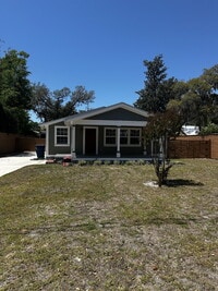 Building Photo - WALK TO ST. ANDREWS MARINA, RESTAURANTS, BARS AND FARMERS MARKET.... you will LOVE this LOCATION!