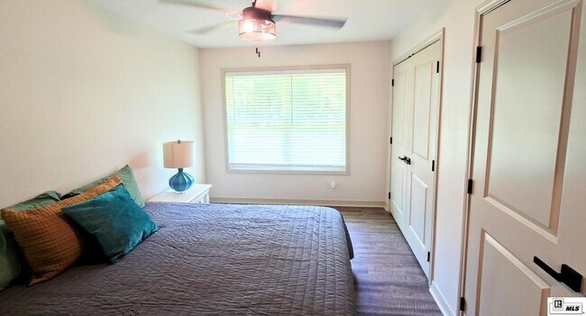 Building Photo - 923 Fortune Dr