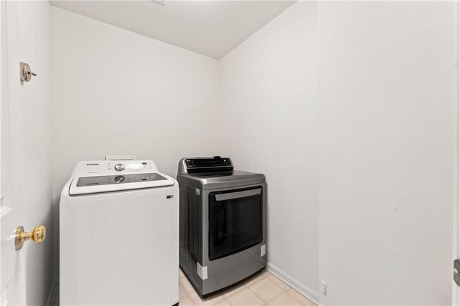 Building Photo - 5087 Wellisford Ct NW