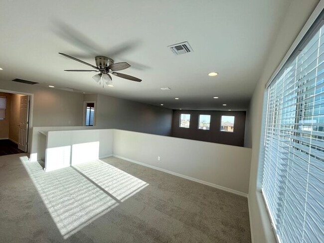 Building Photo - MOVE IN SPECIALS!! 2 Master Suites Open Ceiling Modern Home for RENT!
