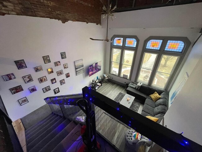 Building Photo - 94/96 S Washington St  1