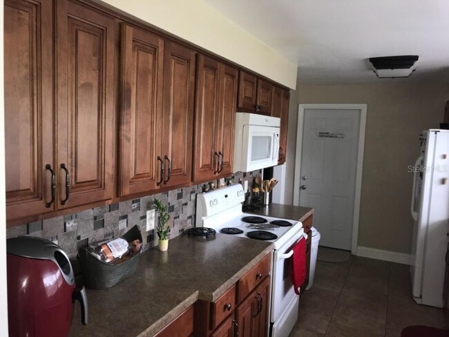 Building Photo - 1721 Patlin Cir N