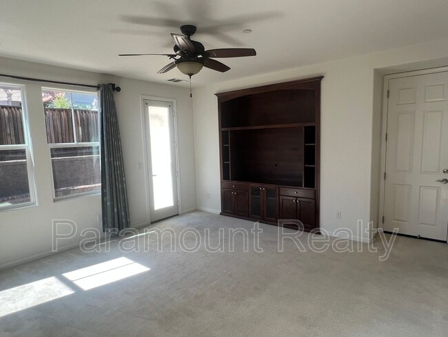 Building Photo - 4311 Gardenia St