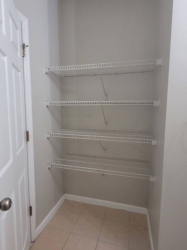 Building Photo - Newly renovated Three Bedroom Townhouse