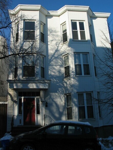 Building Photo - 426 E 6th St