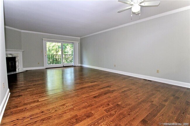 Building Photo - 5 Glen St