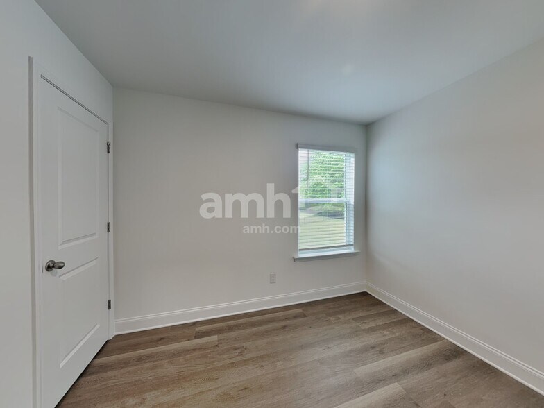 Building Photo - 1207 Livengood Wy