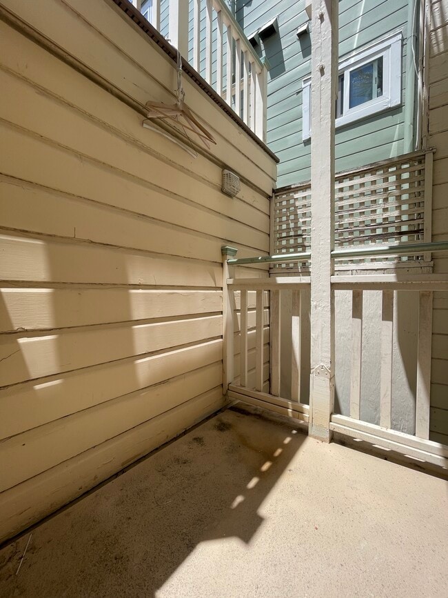 Building Photo - 34 Abbey St