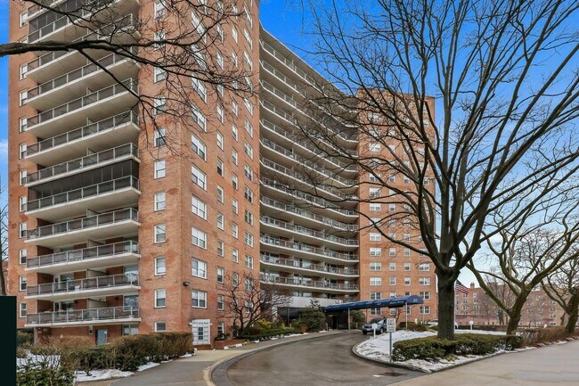 Building Photo - 3777 Independence Ave