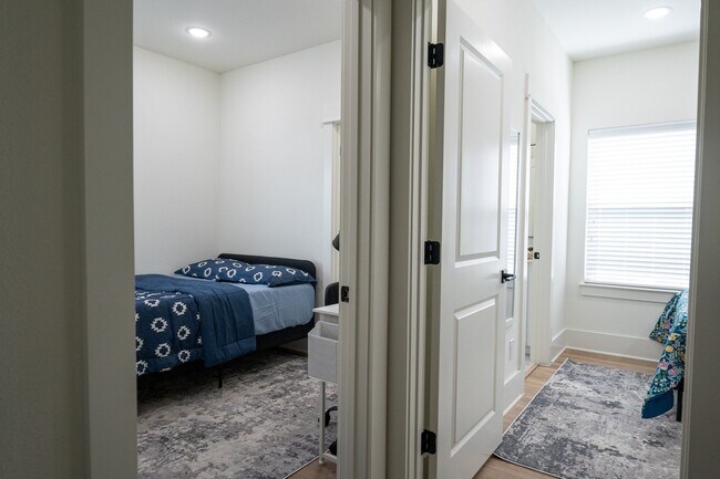 Building Photo - 3542 Amos St