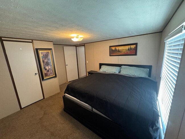 Building Photo - 64 Abalone St