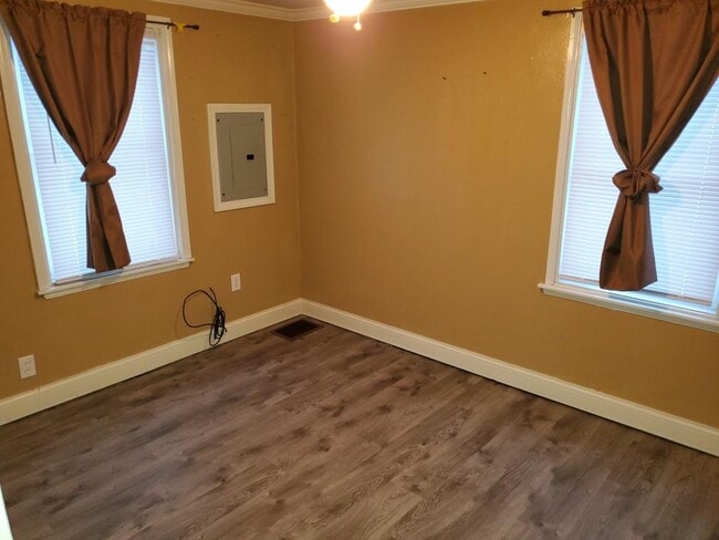 Building Photo - 806 Roosevelt St