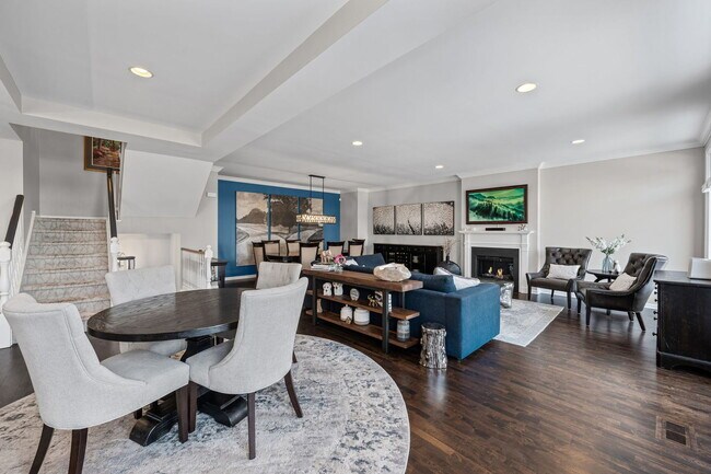 Building Photo - 2740 Valor Dr