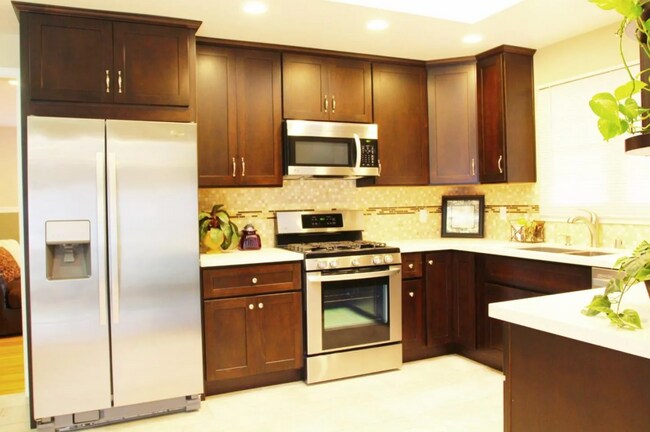 Building Photo - 1244 Dorchester Ln
