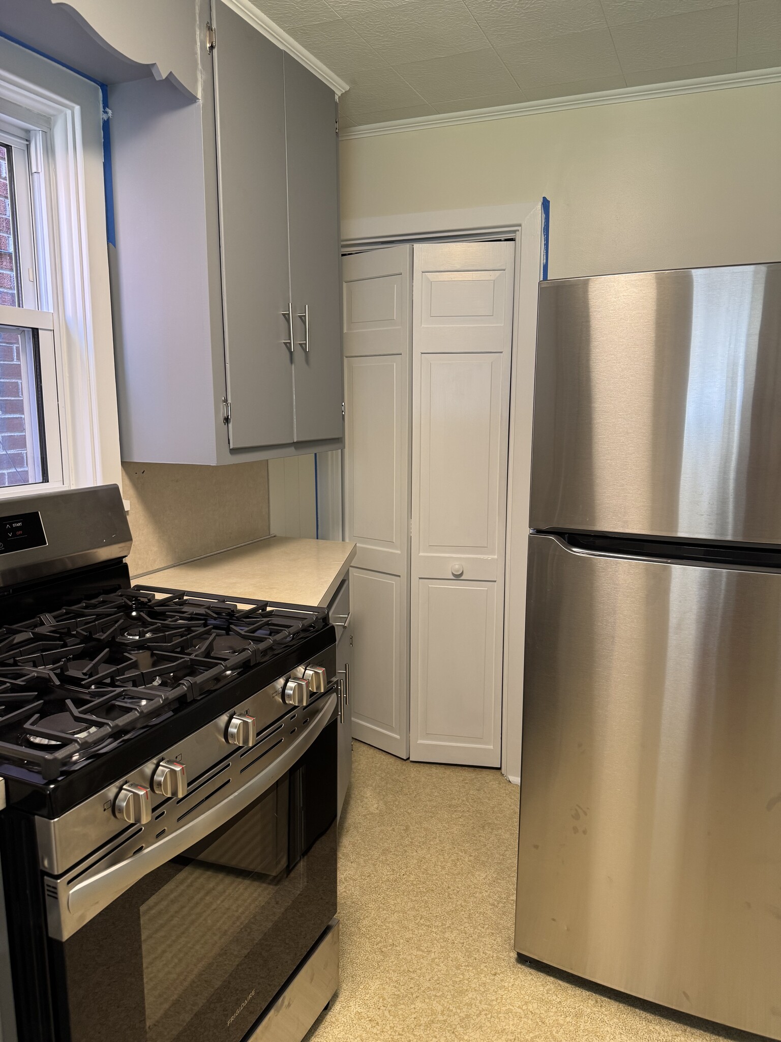 Kitchen - 825 Saint Joseph St