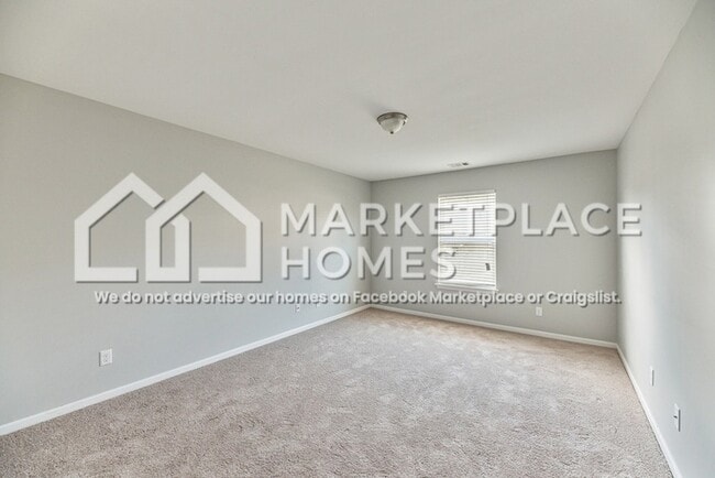 Building Photo - 10 Amber Dr