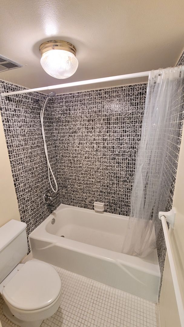 Building Photo - Best 55+ Complex in Merritt Island 3/2 open floor plan.