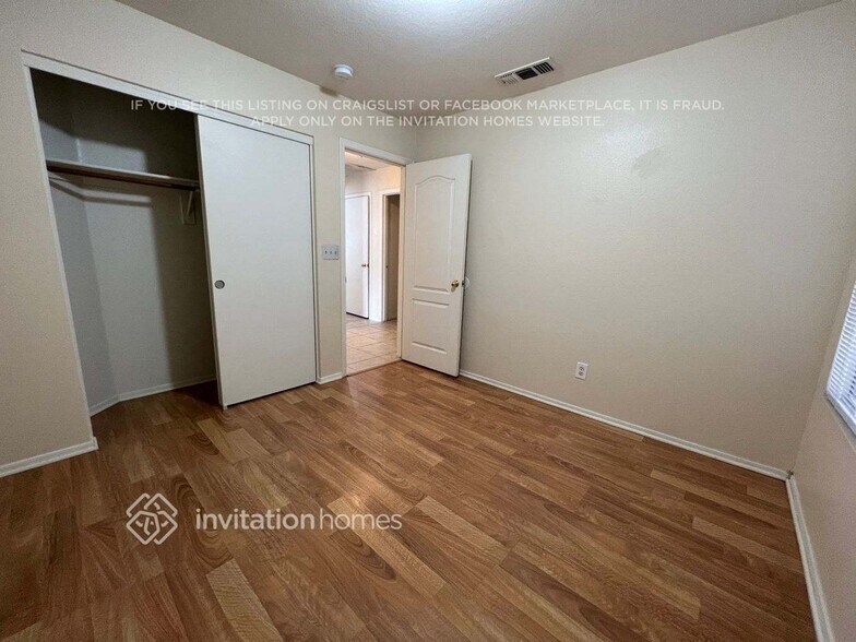 Building Photo - 11311 W Alice Ave