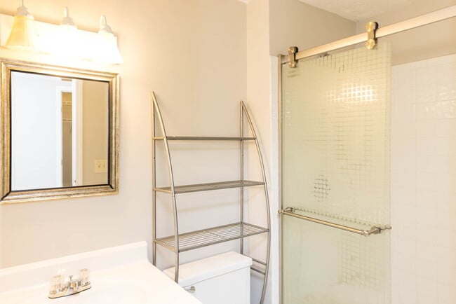 Building Photo - 8047 Simfield Rd