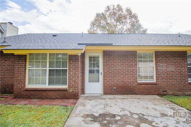 Building Photo - 148 Country Walk Cir