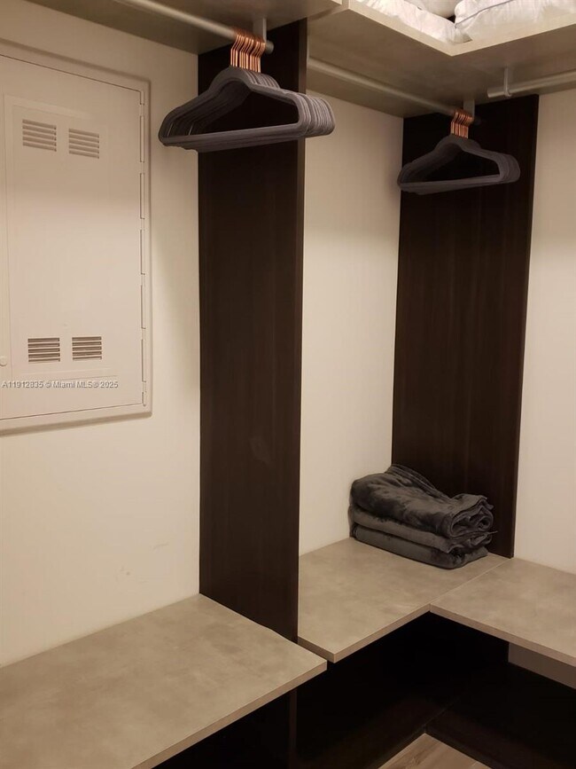 Building Photo - 801 S Miami Ave