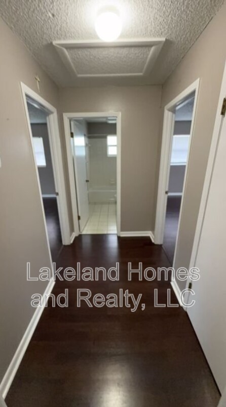 Building Photo - 5608 Lake Fox Cir