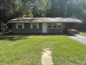 Building Photo - 3515 Falcon Dr