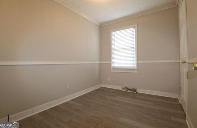 Building Photo - 16 Woodberry Dr