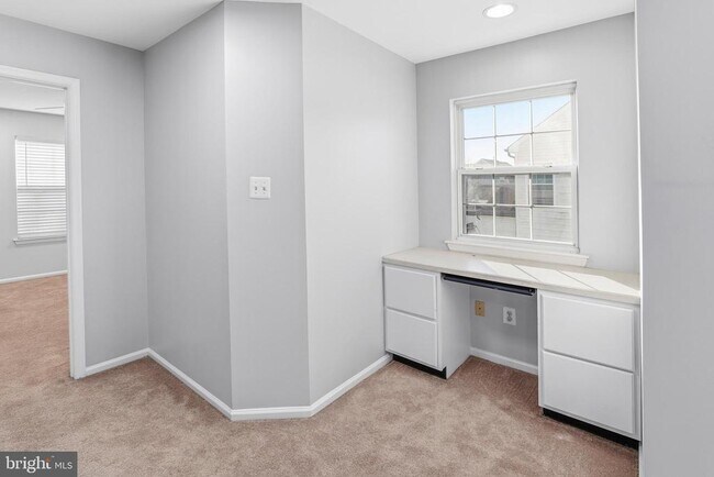 Building Photo - 109 Holly Dr